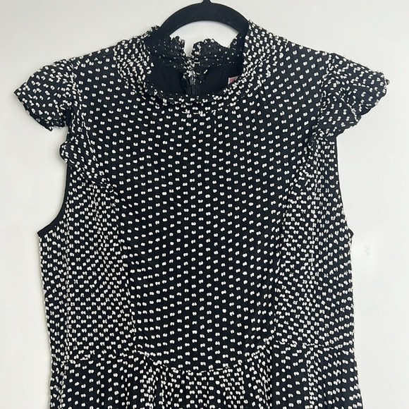 Kate Spade New York Smocked Clip Swiss Dot Mock Neck Flutter Midi Dress Size 6 - Picture 5 of 12